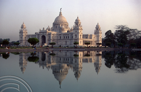 T03233. The Victoria memorial. Calcutta. West Bengal. India. 29th February 1992.