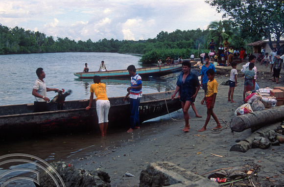 T03835. Market by the river. Siberut. Mentawai Islands. Indonesia. 22nd June 1992