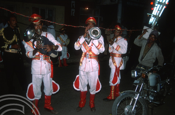 T02883. Indian wedding procession. Bandsmen. Paharganj. Delhi. India. 16th October 1991