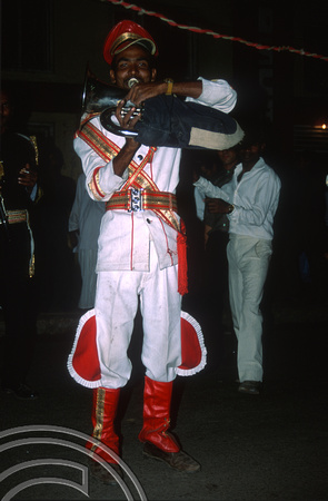 T02884. Indian wedding procession. Bandsmen. Paharganj. Delhi. India. 16th October 1991