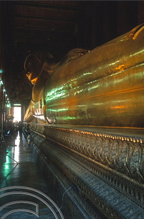 T03383. Reclining Buddha at Wat Po. Bangkok. Thailand. 8th April 1992