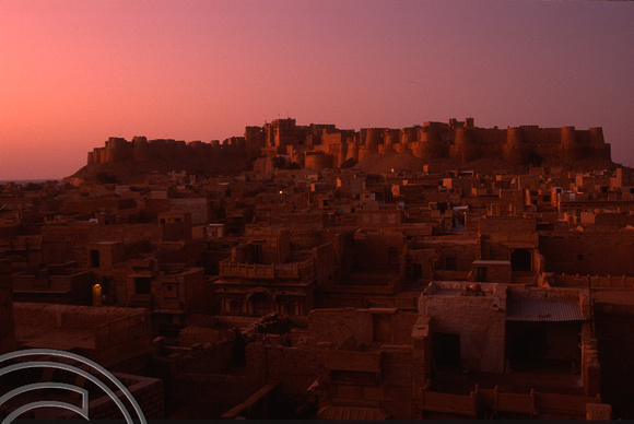 T02989. Sunset at the fort. Jaisalmer. Rajasthan. India. 3rd November 1991