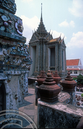 T03415. Temple of the Dawn (Wat Arun). Bangkok. Thailand.  16th April 1992