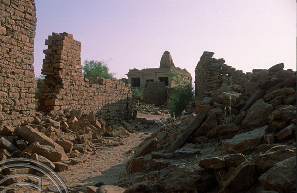 T03018. Abandoned village. Thar desert. Rajasthan. India. November 1991