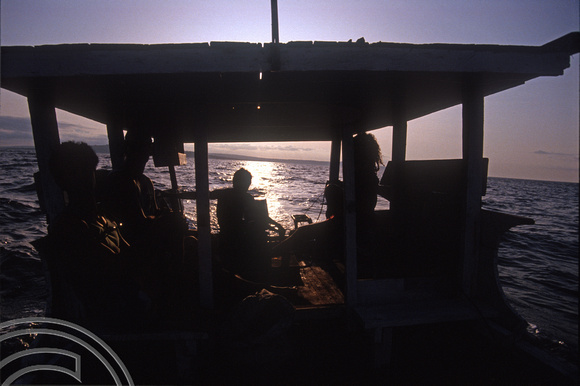 T04126. In the boat back to Kupang. Semau Island. Timor. Indonesia. 14th September 1992
