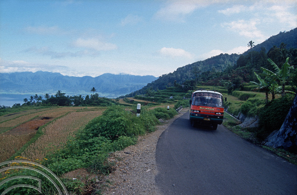T03877. Bus on the 44 hairpin Rd from the crater. Maninjau. West Sumatra. Indonesia. 26th June 1992