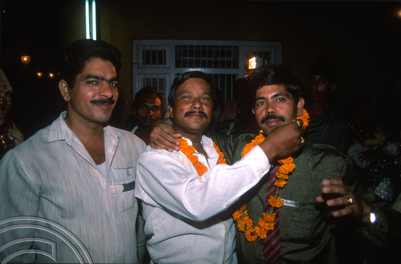 T02887. Wedding guests. Paharganj. Delhi. India. 16th October 1991