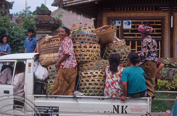 T03965. Loading up a van after the market. Ubud. Bali. Indonesia. 30th July 1992