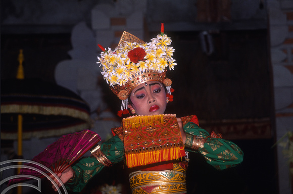 T4791. Female dancer. Ubud. Bali. Indonesia. December. 1994. jpg