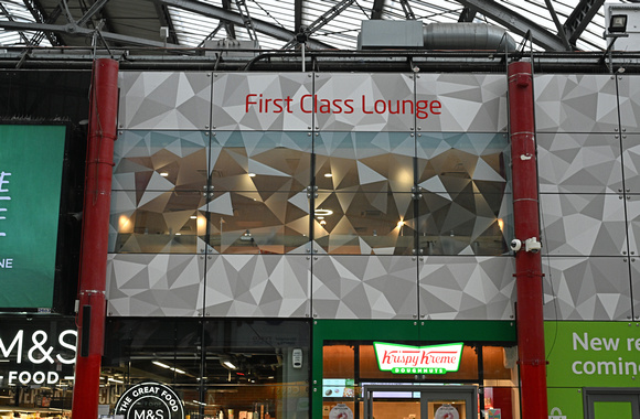 DG412067. 1st Class lounge. Liverpool Lime St. 12.3.2024.