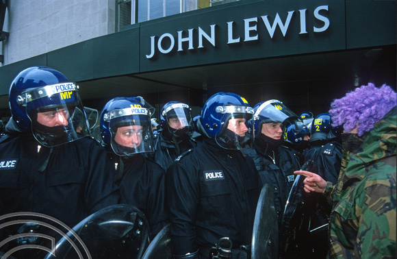 S1470. Riot police in Holles St outside John Lewis. May day protests. 1.5.2001