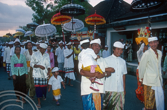 T4968. Temple procession. Ubud. Bali. Indonesia. January 1995
