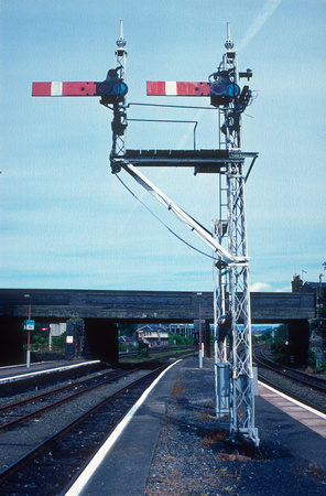 01303. Bracket semaphore signals. Stirling. 20.07.1990