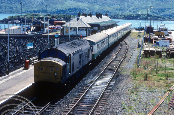 01399. 37156. Midday train to Glasgow. Kyle of Lochalsh. 23.07.1990