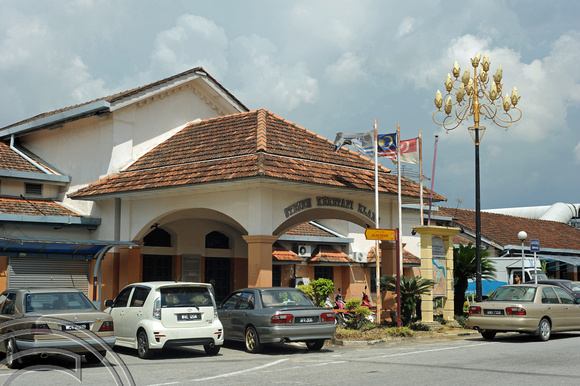 DG104387. Station building. Klang. Malaysia. 20.2.12.