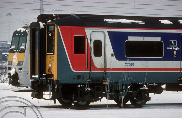 01775. 317310. Icicles. Stratford. 09. 02.1991
