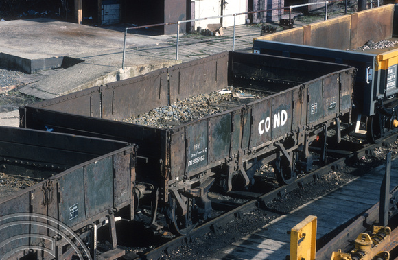 01871. DB995683. Condemned Grampus ZBV wagon. Tonbridge. 24.02.1991