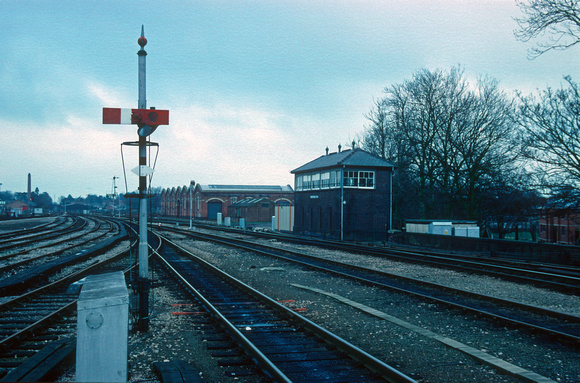 01930. Semaphore signals. Worcester Shrub Hill. 15.03.1991