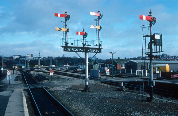 01951. GWR semaphore signals. Worcester Shrub Hill. 15.03.1991