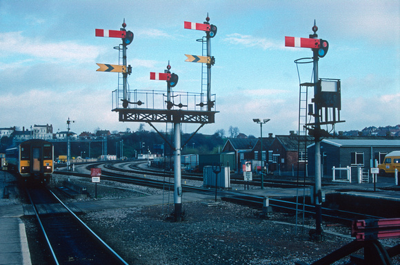 01950. GWR semaphore signals. Worcester Shrub Hill. 15.03.1991