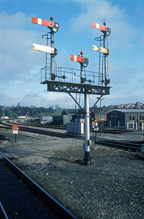01952. GWR semaphore signals. Worcester Shrub Hill. 15.03.1991
