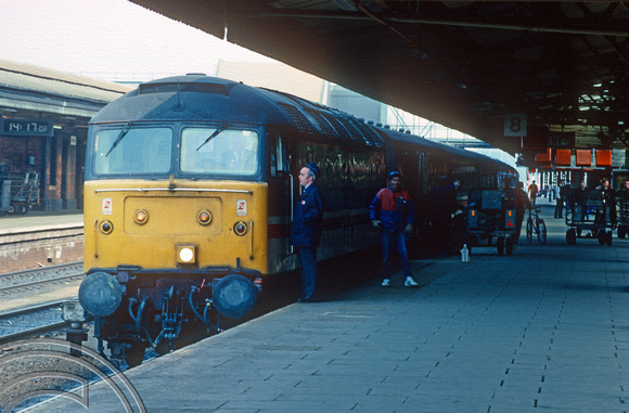 02042. 47804. Running round the 14.07 tp Poole. Reading. 29. 03.1991