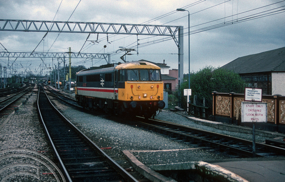 02157. 86103. Off the 13.25 London Euston - Carlisle. Carlisle. 04.04.1991