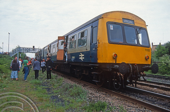 02441. 53242. 53073. Being abandoned by passengers. Coalville. 26.05.1991