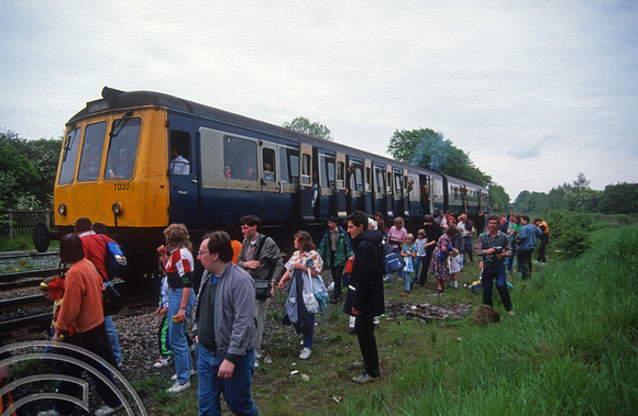 02442. 53073. 53242. Being abandoned by passengers. Coalville. 26.05.1991