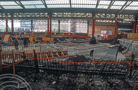 02583. Building the Metrolink stop. Manchester Victoria. 18.06.1991