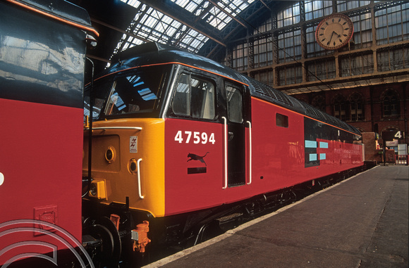 02851. 47594. First showing of the new RES branding. St Pancras. 28.07.1991