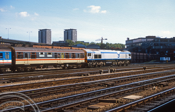 02906. 59005. OOC depot open day shuttle train. Paddington. 18.08.1991