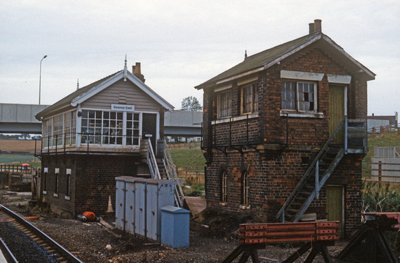 0115. Old and new East signalboxes. Seamer. 06.10.1989.+