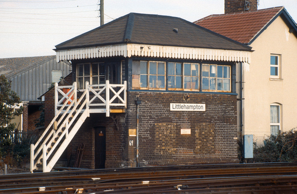0167. Signalbox. Littlehampton. 15.10.1989.+