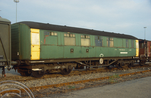 0197. ADE321049. Staff and Dorm coach. Norwich. 19.10.1989.+