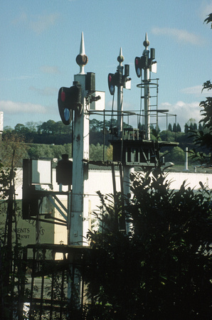 0250. GWR semaphores. Yeovil Pen Mill. 25.10.1989.+