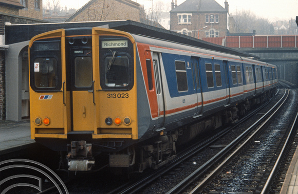 0281. 313023. North Woolwich - Richmond service. Hampstead Heath. 2.12.1989
