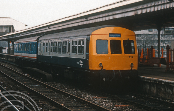 0340. 56283. 51215. Clapham - Willesden service. Clapham Junction. 29.12.1989