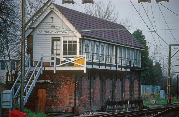 0387. Signalbox. Southend Victoria. 07.01.1990