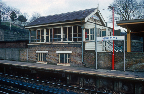 0389. Signalbox. Dover Priory. 14.01.1990