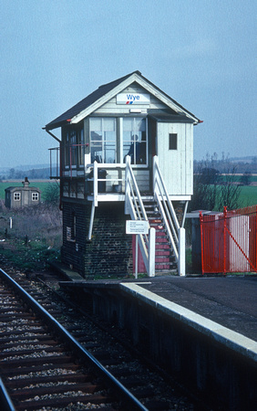 0489. Signalbox. Wye. 24.02.1990
