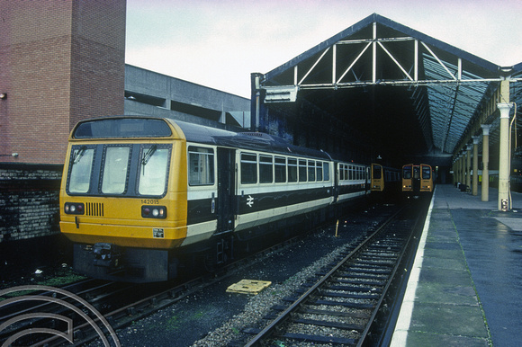 0487. 142015. Over the pit. Southport. 17.02.1990