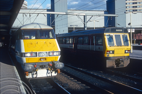 0486. 141116. Leeds - Marsden service. Leeds. 16.02.1990