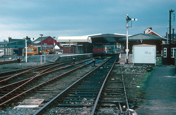 0517. View of the station. Grimsby Town. 05.03.1990