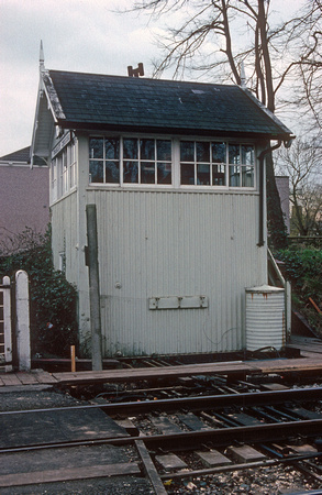 0527. Friargate Crossing signalbox. Grimsby. 05.03.1990
