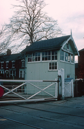 0530. Littlefield Crossing signalbox. Grimsby. 05.03.1990