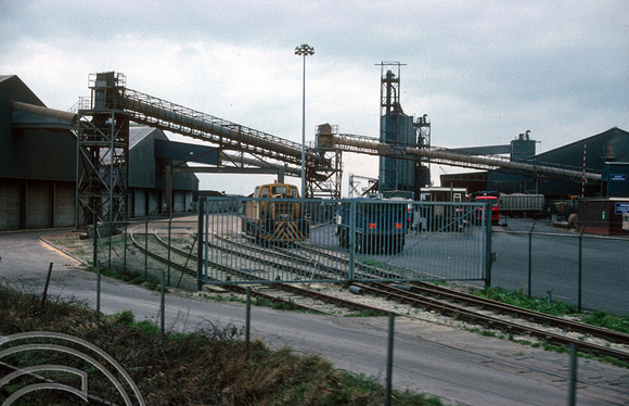 0584. 0-6-0 shunter seen at grain terminal sidings. New Holland. 7.3.1990