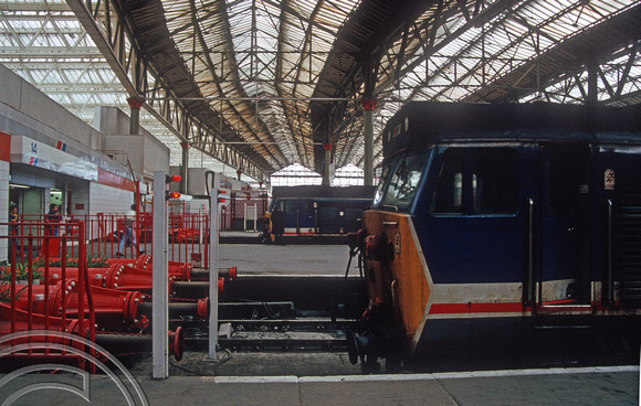 0734. 50043. London Waterloo. March 1990