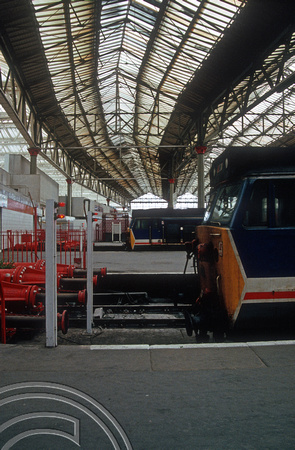 0735. 50043. 50045. London Waterloo. March 1990