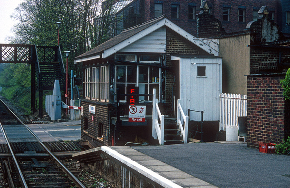 0786. Reigate signalbox. Redhill - Dorking line. 22.04.1990
